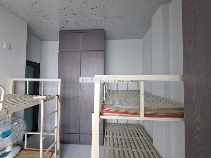 Cho thuê kí túc xá , giá 1,7 triệu/người/tháng, phòng 4 giường.