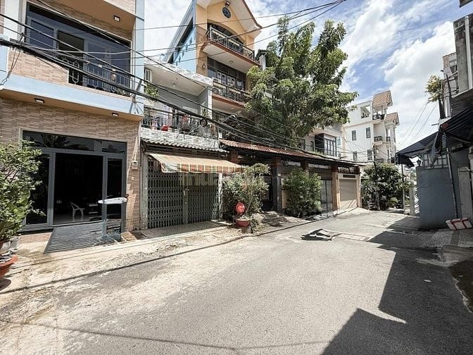 176M2 - BA VÂN - NGANG 6.2 - VUÔNG A4 - TIỆN XÂY MỚI