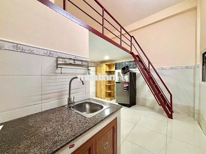 Căn hộ duplex siêu rộng ở được 4-5 người ngay gần Ngã 4 Hàng Xanh