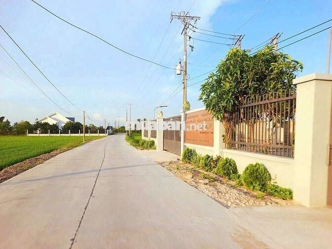 Hàng ngộp, 1080m2 đất thổ đường xe tải tránh nhau chỉ 1.65 tỷ