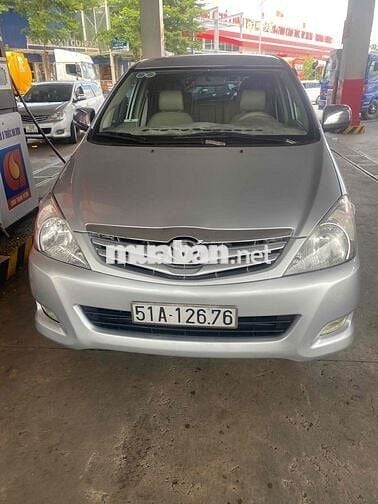 Toyota Innova 2011 G - 123456 km
