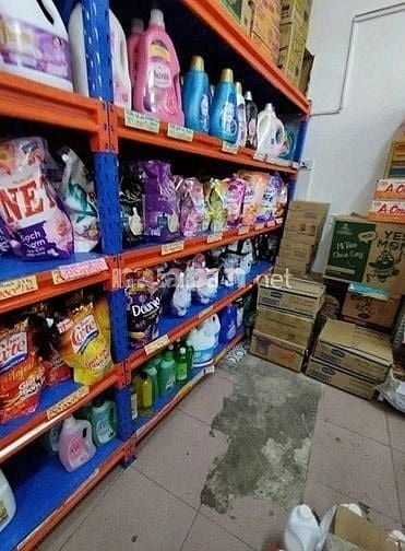 Cửa hàng Thúy Hồng tuyển gấp 3 nhân viên bán hàng, 1 tạp vụ