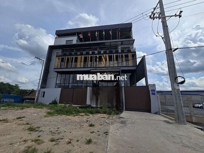 Cho thuê tòa nhà văn phòng 2800m2 Thuận Giao, Thuận An, Bình Dương