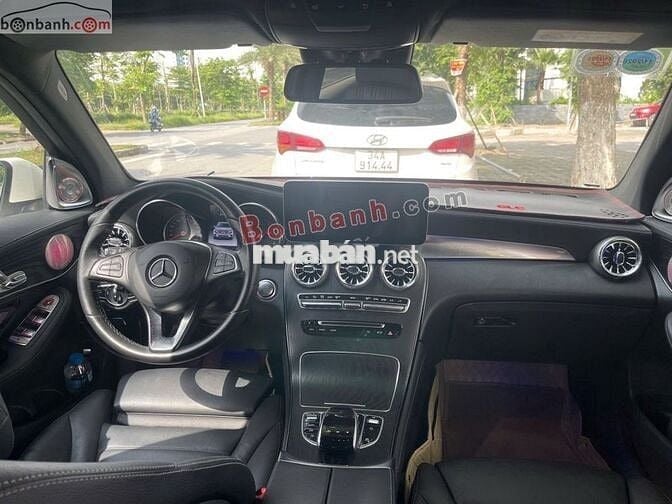 Mercedes Benz GLC300