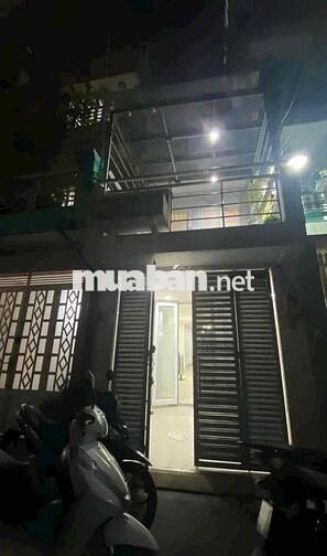 Nhà hẻm 6m 3 x 20 1 lầu có nội thất cơ bản giá 18 triệu