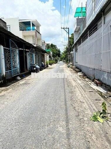 BÁn gấp căn nhà cấp 4 2 Phòng ngủ ngay Tân Hiệp Hóc Môn. giá 830 triệu