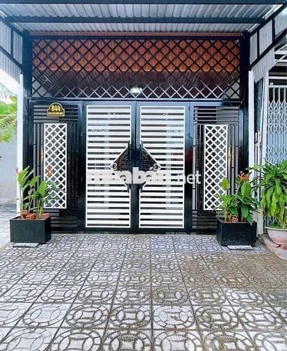 bán căn nhà ở ngay Chợ Thới Tứ Hóc Môn dt rộng 81m2, bán 860 TRIỆU Shr