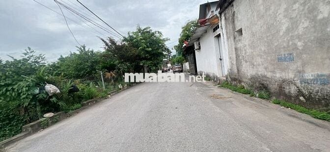 ĐẤT ĐẸP VUÔNG VẮN ĐƯỜNG THÔNG OTO TRÁNH, GIÁ TỐT.