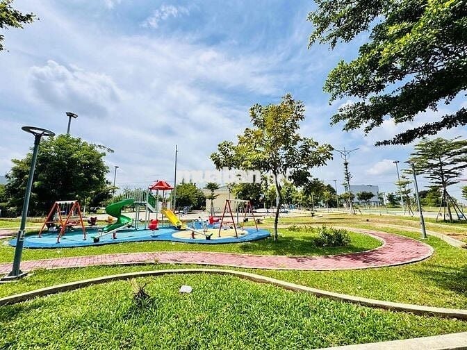 Đất Bá Tùng- Hoà Quý gần công viên 3tỷ680 đường 7.5m nên mua