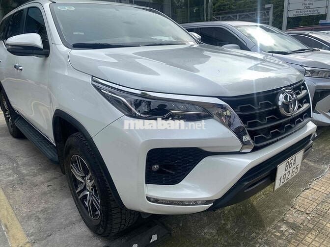 Toyota Fortuner 2022 dầu, tự động, chính hãng
