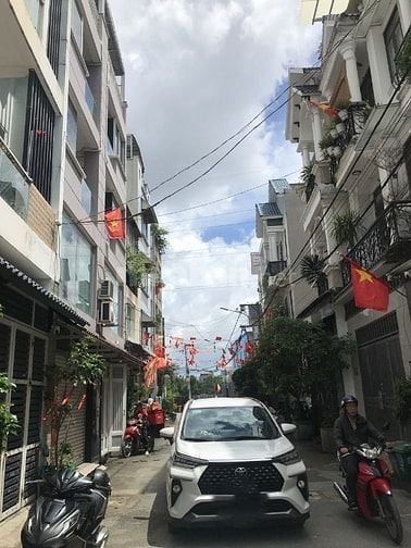 BÁN ĐẤT LÔ GÓC HẺM XE HƠI ĐƯỜNG PHẠM VĂN ĐỒNG, P. LINH TÂY. 80M2, 6.8