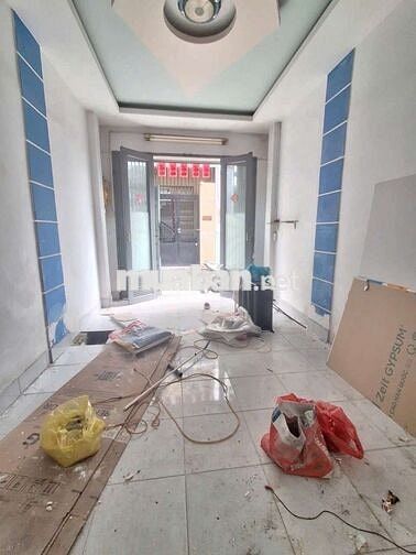 Nhà cho thuê Gò Xoài (2PN 2WC) nhà đang sơn mới, giá thuê 7.5 TRIỆU