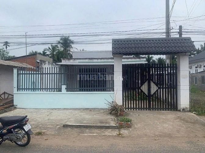 Nhà trống bán gấp nhà C4 ở Gia Huỳnh-Trảng Bàng. DT 155m2, giá 900tr