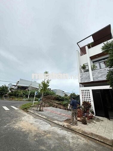 7m5 Phan Khôi sát góc ngã 4 gần trường học