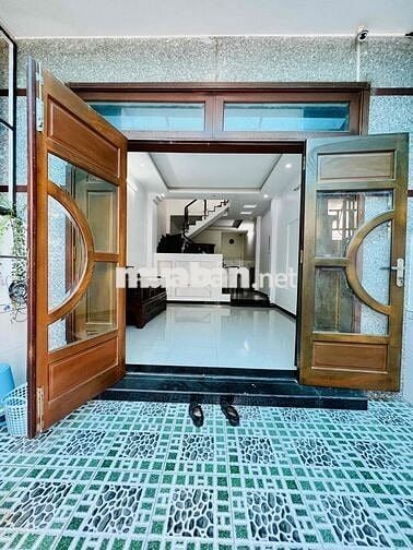 NHÀ SẠCH SẺ DT 110m2 1TRỆT 1LẦU 2PN 3WC HẺM XE TẢI SÂN XE MÁY CỔNG RÀO