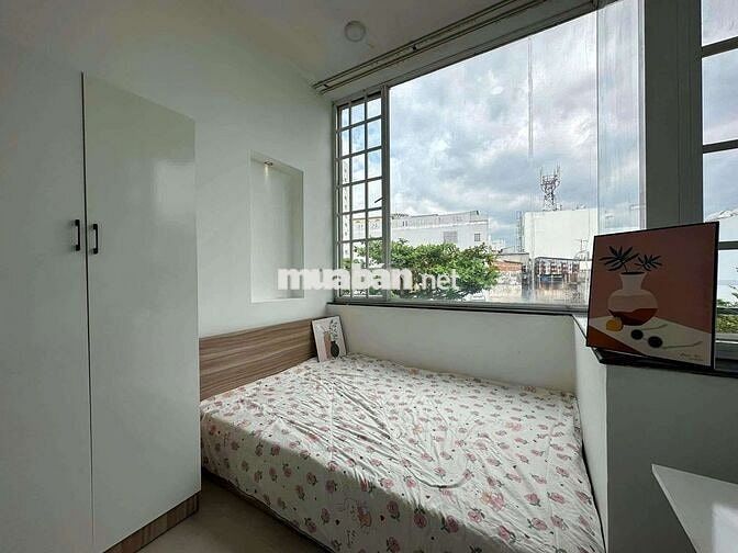 CHO THUÊ CHDV 1PN+1PK BAN CÔNG VIEW ĐẸP NGAY ĐH VĂN HIẾN