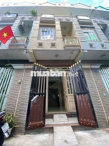 Nhà 3 tầng nguyên căn 4 phòng ngủ giáp quận 6