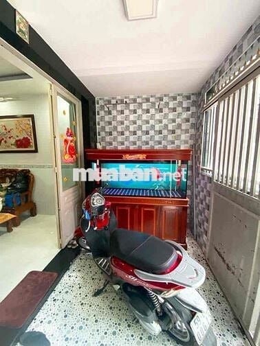 Nhà Lô góc Dương Bá Trạc, (4,1mx13m) 53,7m2