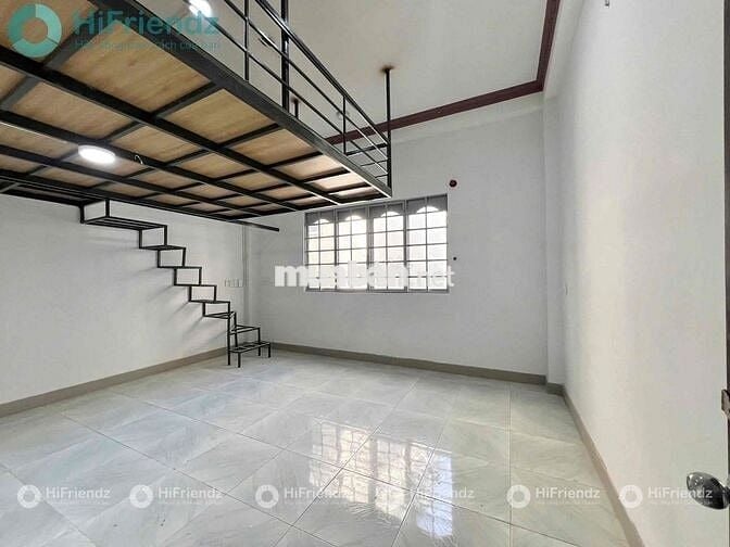 Phòng gác cửa sổ sát cầu Chánh Hưng Quận 8 diện tích siêu rộng