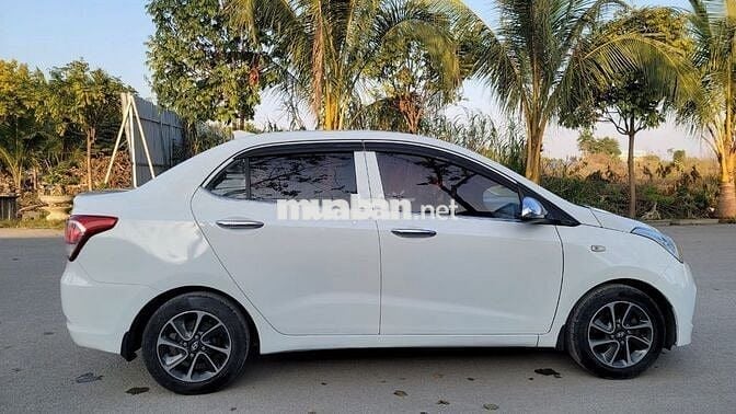 Hyundai Grand I10 số sàn 2017 màu trắng sedan