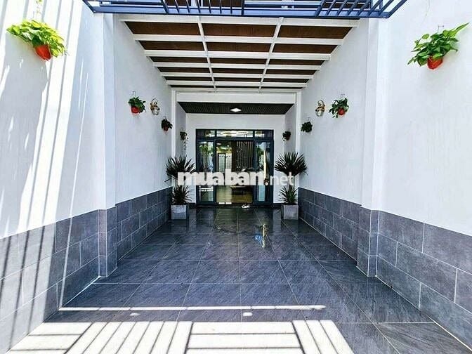 Nhà Có Nội Thất 1 Trệt 3 Lầu 4x25m Hẻm Xe Hơi Huỳnh Tấn Phát Q.7