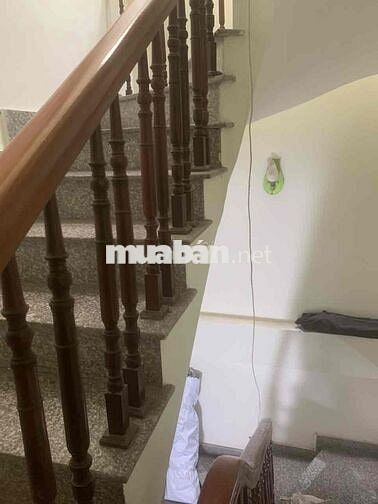Chính chủ cho thuê nhà 3 tầng 50m2 - ngoc oto, gần mặt đường Trần Hoà