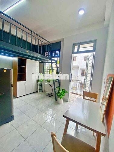 Căn Hộ Gác Lững Full Nội Thất Có Ban Công Free Xe