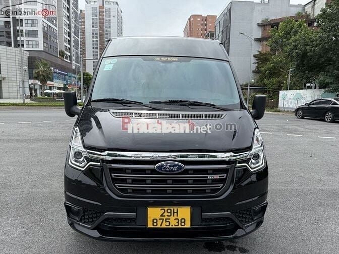Ford Transit Tiêu chuẩn 2024