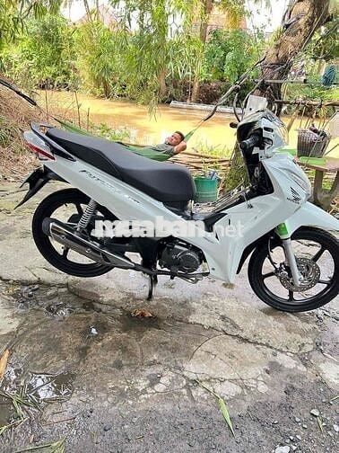 future 125  trắng đời cao