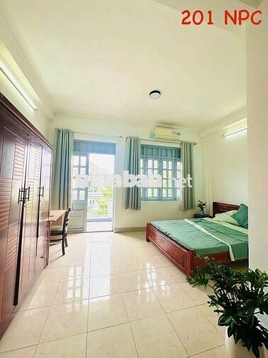CHDV Ban Công Full Nội Thất Bồn Tắm ở Nguyễn Phúc Chu, P15, Tân Bình
