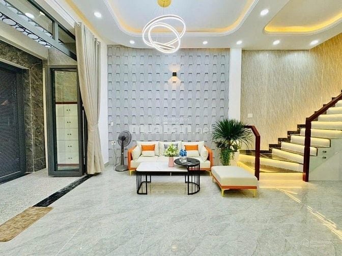 Cơ hội hiếm: Nhà đẹp trung tâm Phú Nhuận – 68m², giá chỉ 3,68 tỷ