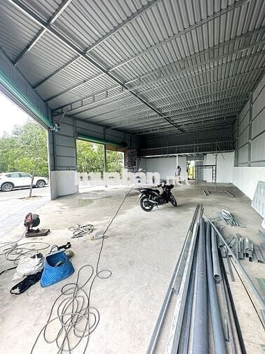 KHO VĂN PHÒNG GÓC 2 MẶT TIỀN 10X20 200M2 + SÂN 200M2 + Bảo Vệ 24/7