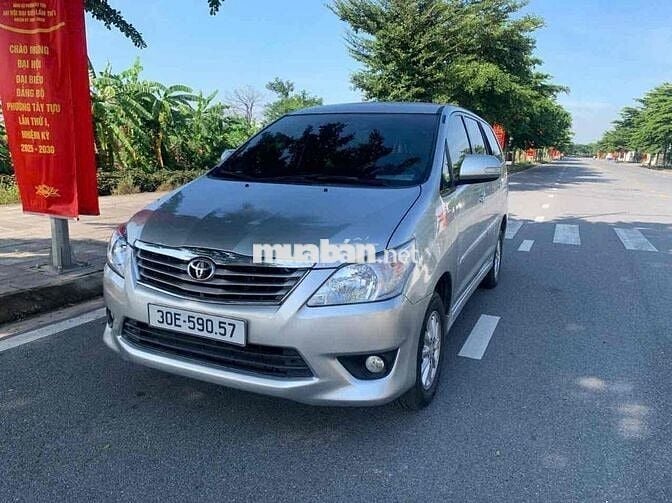Toyota Innova 2014 2.0V - 130000 km
