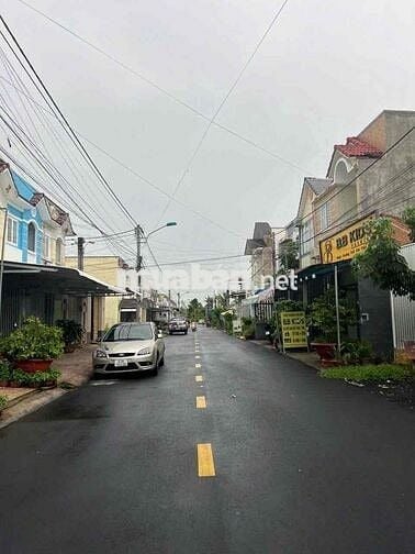 bán nhà trục chính khu dân cư hạnh phúc ( Tiến Thành)