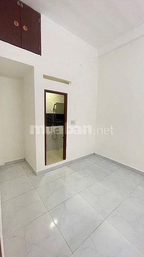 Cho thuê nhà 2 lau 4wc 4pn phú thọ hoà 11 triệu 