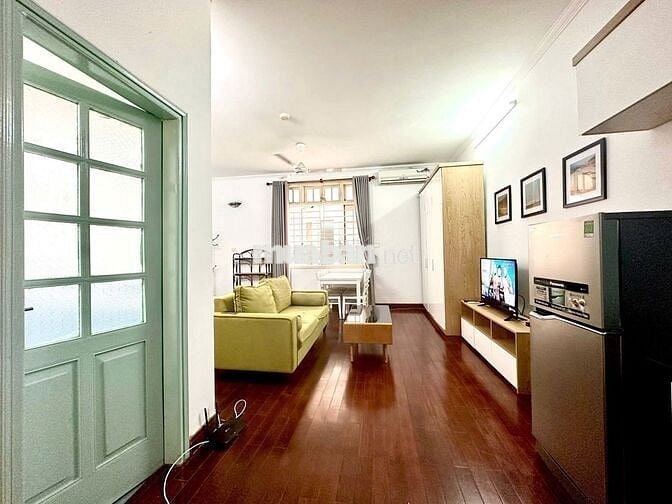 Cho thuê căn hộ studio 40m2, mặt phố Tô Ngọc vân, full đồ, giá 6 triệu