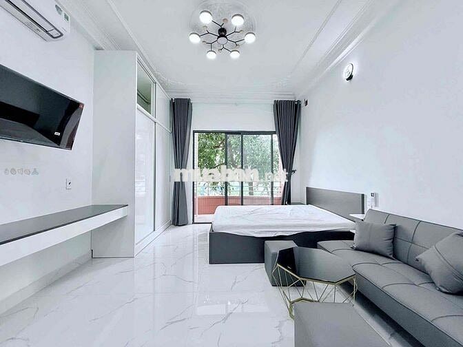 CĂN HỘ STUDIO BAN CÔNG , 38m2 - CẠNH CÔNG VIÊN LÊ VĂN TÁM