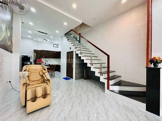 Bán Gấp Nhà 61m2 Đường Chợ Lớn Q6 gần Chung Cư Bình Phú 1 - Giá 1Tỷ15