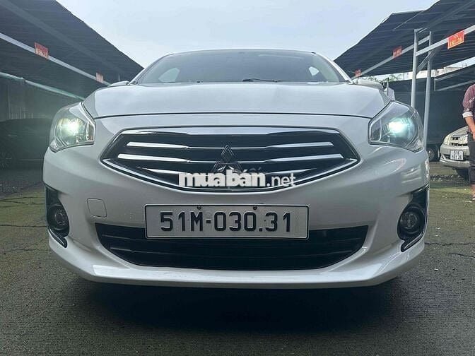 Mitsubishi Mirage 2017 1.2 CVT - 100000 km