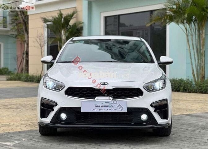 ✓KIA Cerato 1.6 Luxury màu trắng 2019