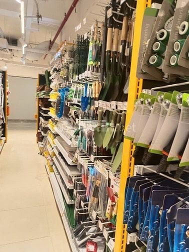 Cần tuyển 2 nam nử bán hàng ,1 tạp vụ và 1 bảo vệ