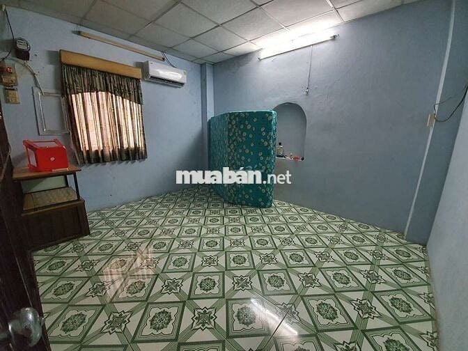 Cho thuê 1 phòng riêng trong nhà nguyên căn ( sẵn máy lạnh )