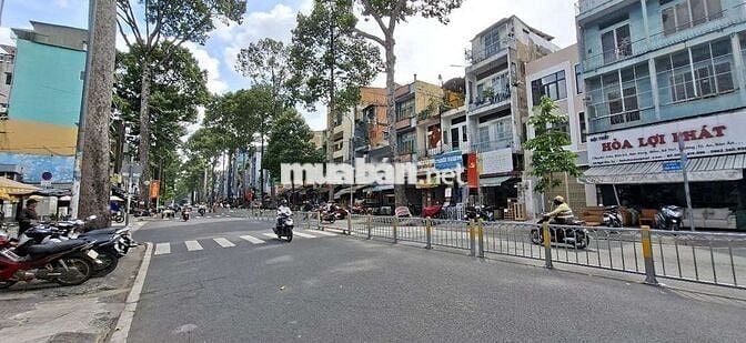 MT lô góc chung cư Nguyễn Tri Phương Dt sàn 1O5m2
3.9 x 20m trệt 1 lầu