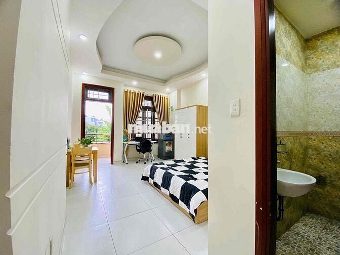 Cho thuê Studio bancol/ tách bếp - ngay Khu Etown - Mặt tiền Đường