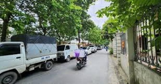 Bán nhà phân lô mặt ngõ Nguyễn Phong Sắc 100m2, mt 6m đường ôtô dừng đ