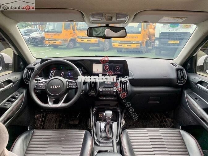 Kia Sonet 2022 Premium màu trắng.