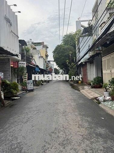Gần Chợ Tân Sơn  LÔ ĐẤT CỰC ĐẸP DT: 4 X 20 Hẻm Thông 8m 
Giá Chỉ 8tỷ7