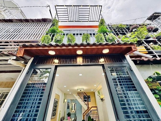 Cơ hội đầu tư-Nhà Huỳnh Lan Khanh Tân Bình, 3tầng3PN Sổ sẵn Gọi E gấp