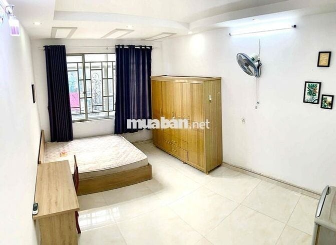 CHDV ngay sát Q1, vòng xoay Trung Sơn thoáng, full nội thất