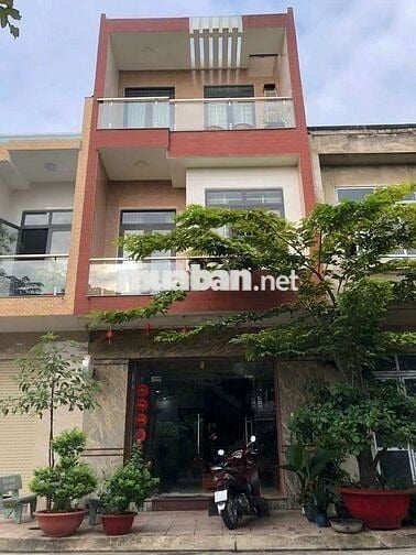 Cho thuê nhà 2 lầu gần bến xe tân đông hiệp dĩ an Bình Dương